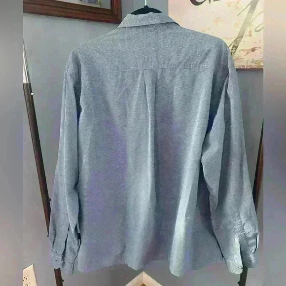 Eddie Bauer Mens blue button down shirt‎ size L, adjustable sleeves, casual - Picture 2 of 8